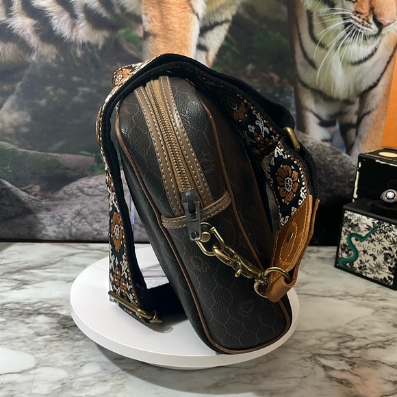 Christian Dior Vintage Honeycomb Clutch/Cosmetic Bag With Crossbody Strap. - Picture 9 of 17